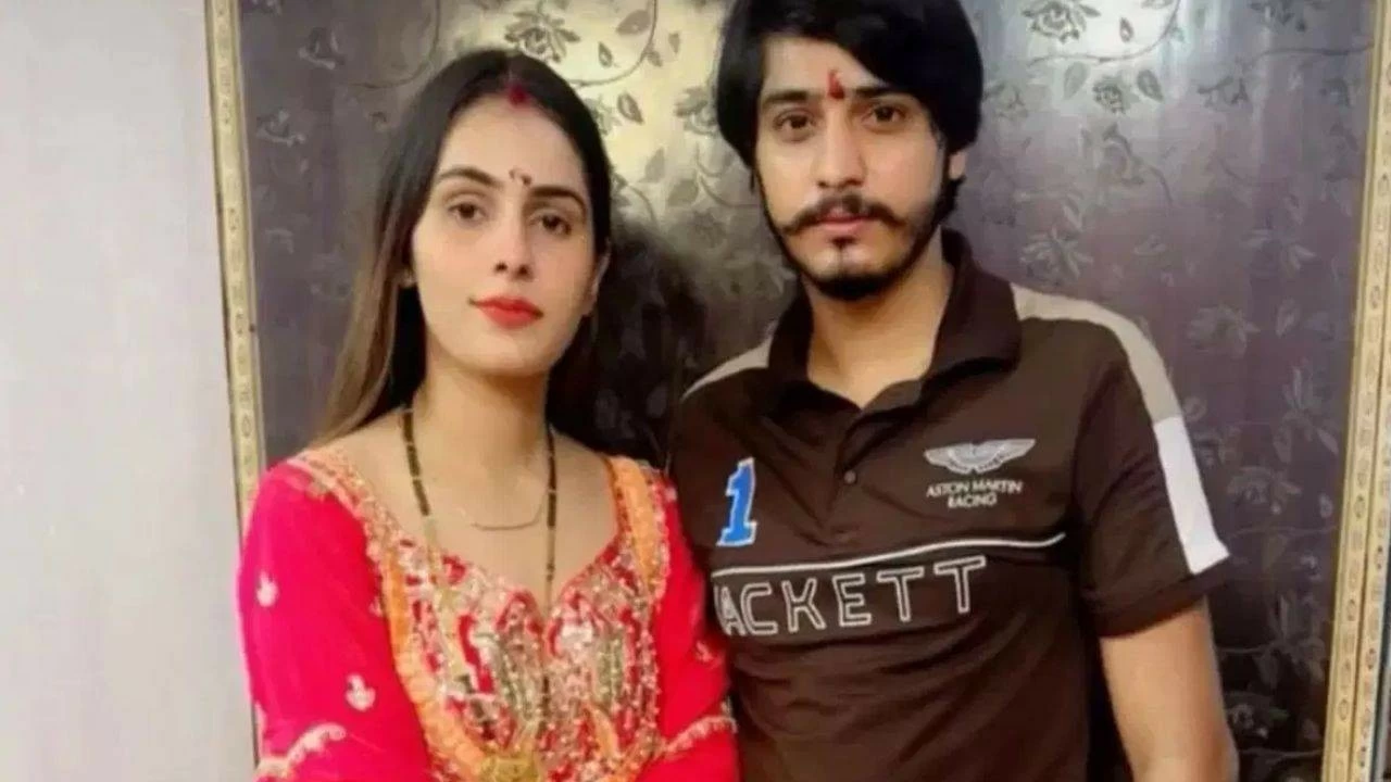 Nikki’s sister-in-law Minakshi, the estranged wife of her brother Rohit Payla, has come forward alleging that she too was subjected to dowry harassment by the Payla family. Minakshi, 31, married Rohit in 2016. 