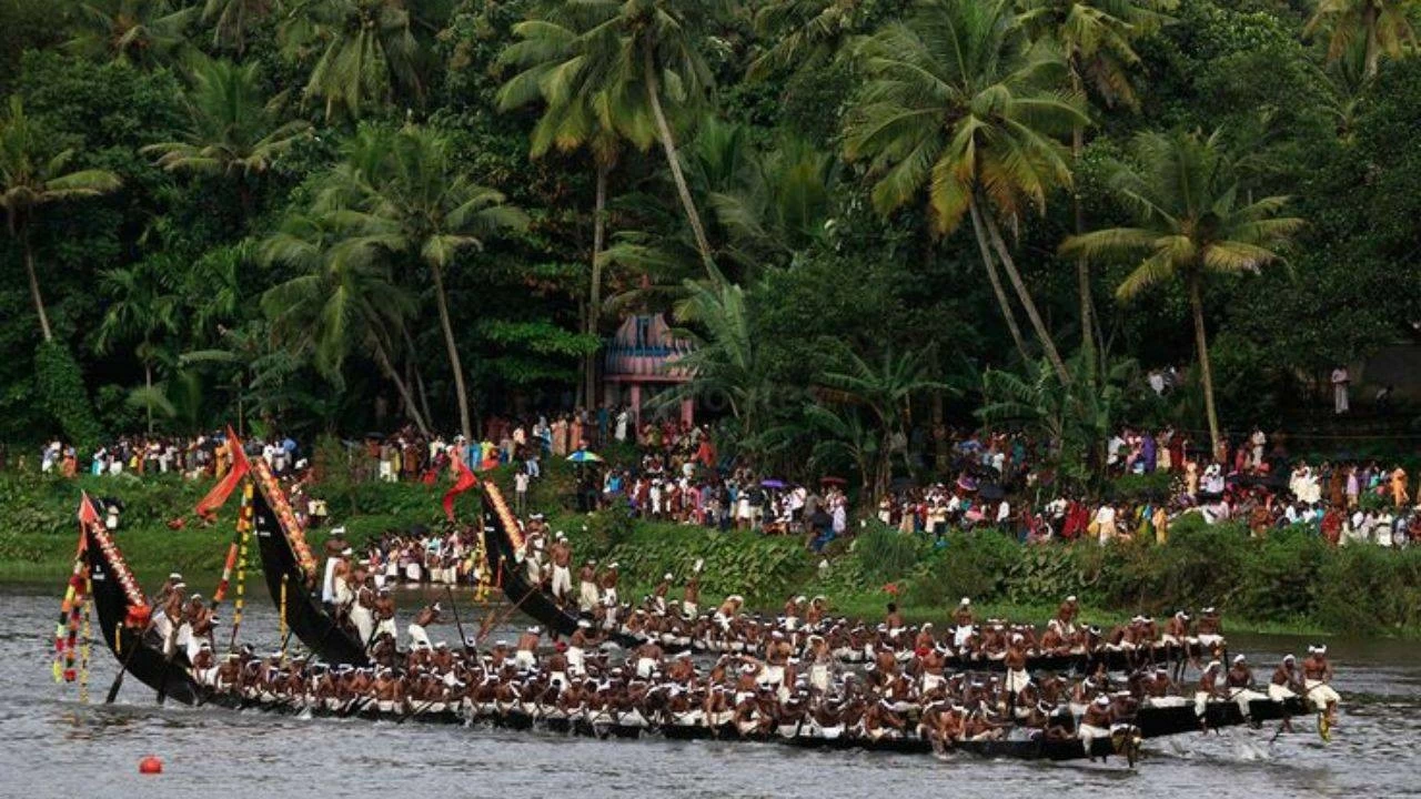 Best places to witness Vallam Kali in Kerala during Onam 2025