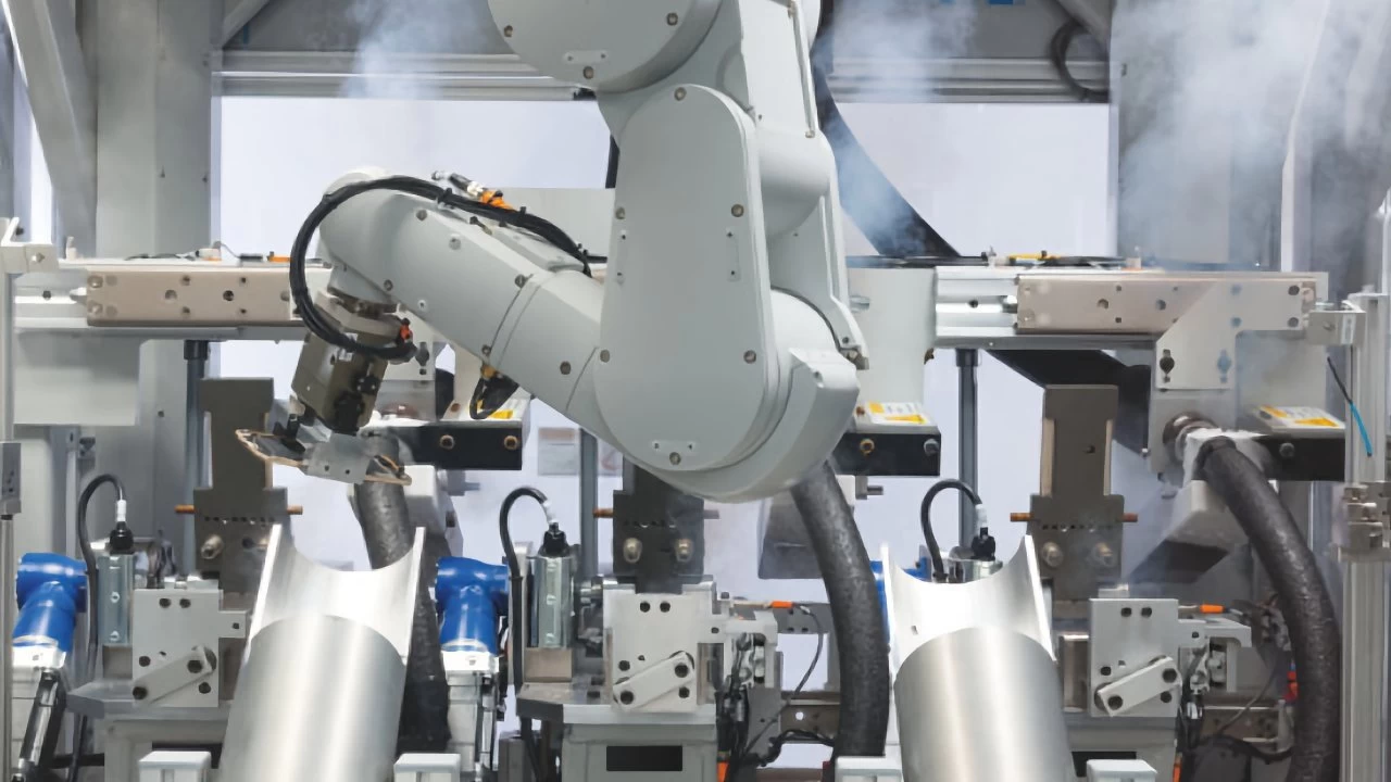 It also aligns with Apple’s long-term strategy to diversify its supply chain and explore U.S.-based manufacturing.