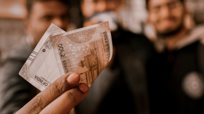 The video shows three traffic police officers in Gurugram imposing a 'fine' of Rs 1,000 on a Japanese tourist named Kaito. (Photo credit: Unsplash)