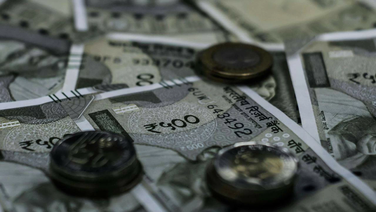 Bengaluru proofreader saves Rs 1 crore in 25 years.