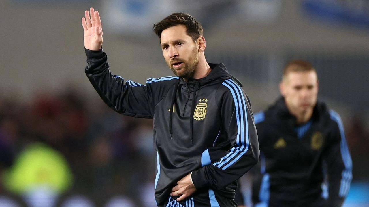 Emotional Lionel Messi scored a brace in what might be his final home game.