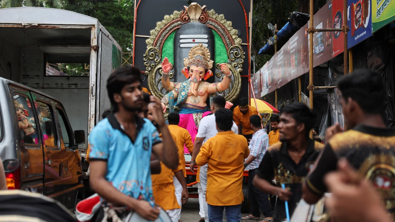 The message has sent the police into a mode of heightened alert as Mumbai gears up to celebrate Anant Chaturdashi on September 6. (Photo credit: Reuters)