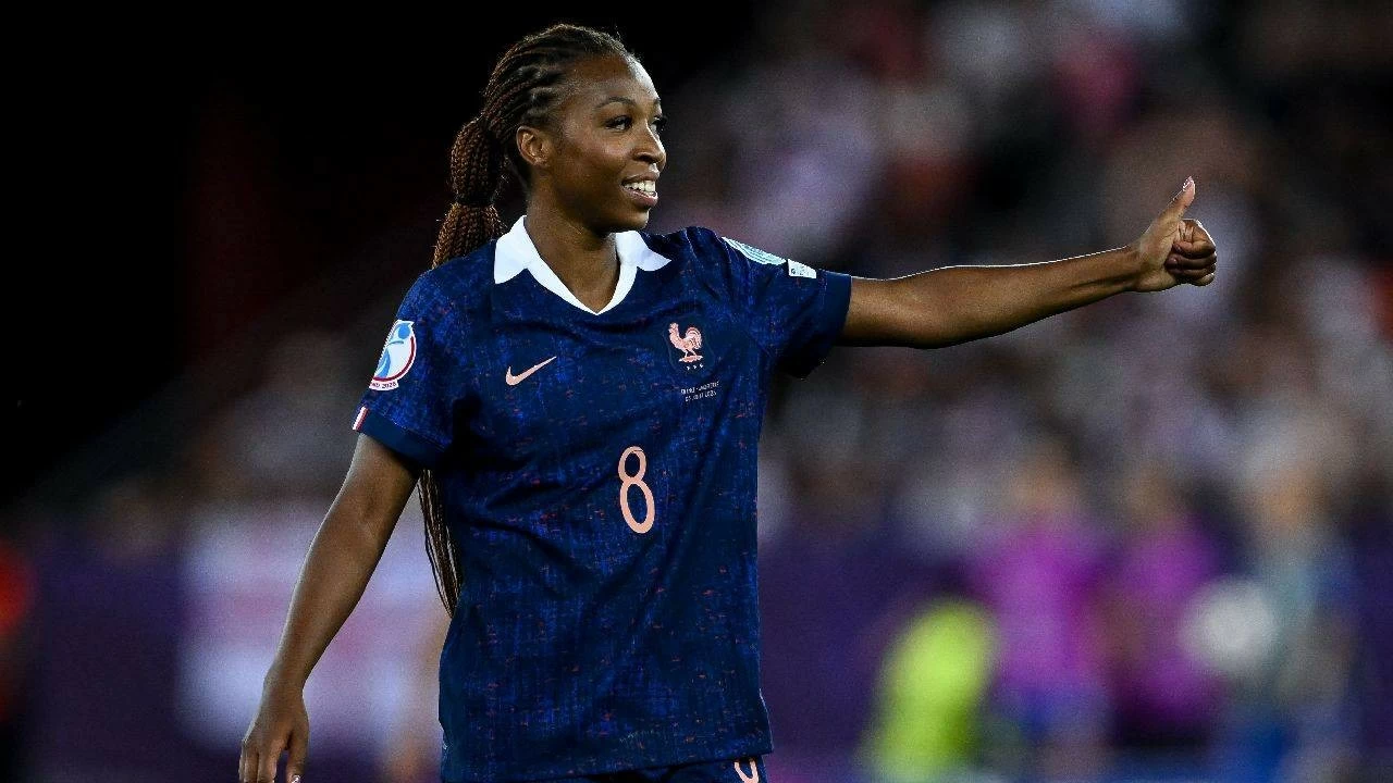 Grace Geyoro becomes the most expensive women's footballer