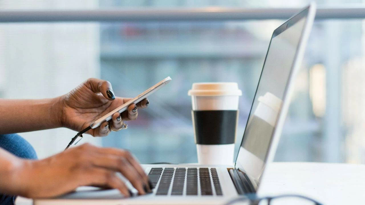 Woman_questions_Gen_Z's_work_ethic