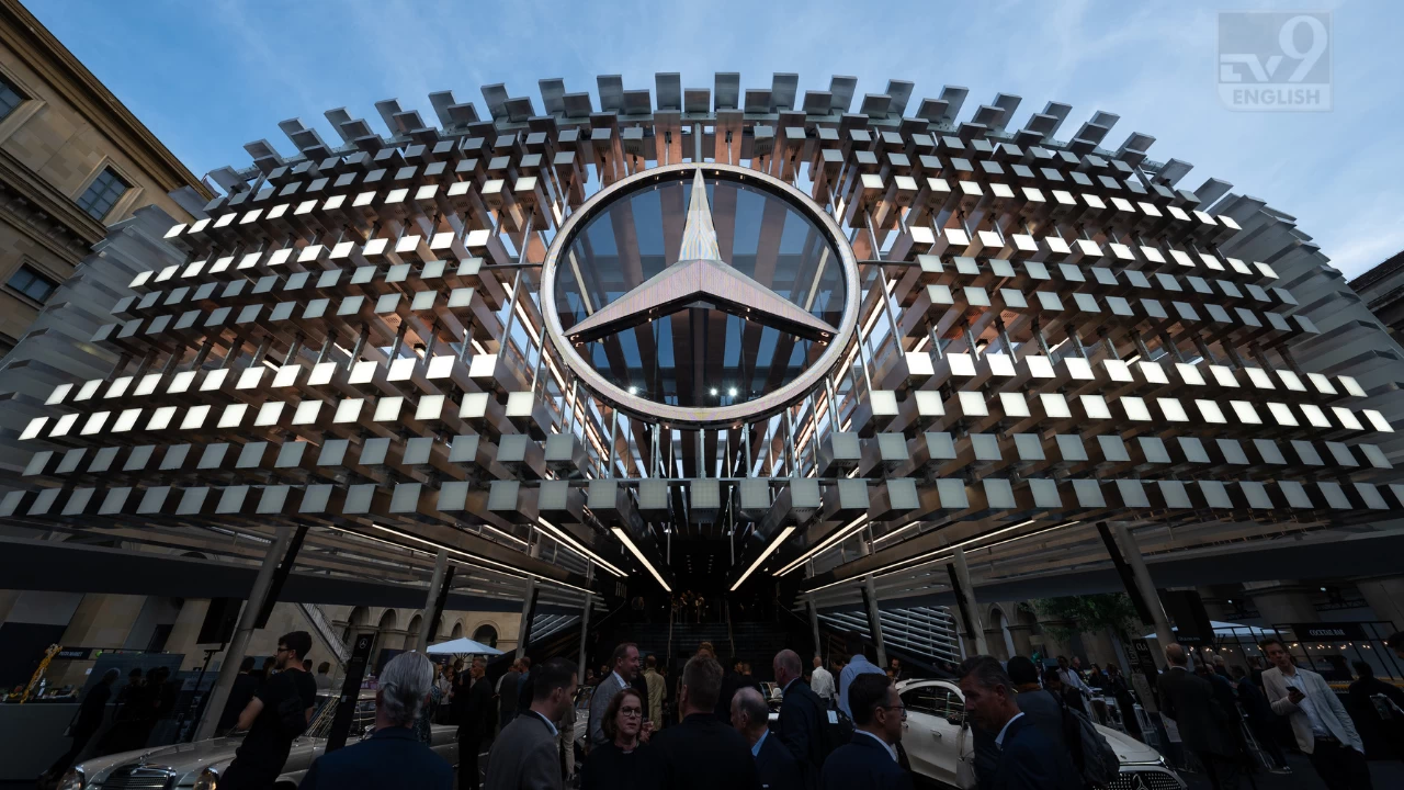 Mercedes give a glimpse of EV C Class