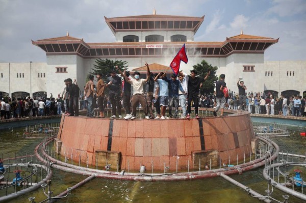 2025-09-09T090657Z_624875336_RC28OGAMG4E7_RTRMADP_3_NEPAL-PROTESTS