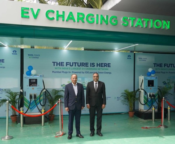 Tata Power, in association with Tata Passenger Electric Mobility Ltd, inaugurated Mumbai’s first premium, large-scale EV charging hub under the TATA.ev MegaCharger initiative today. In the image (L-R) -- Dr. Praveer Sinha, CEO & MD, Tata Power, and Mr. Shailesh Chandra, MD, Tata Motors Passenger Vehicles Ltd. & Tata Passenger Electric Mobility Ltd, at the inauguration event.
