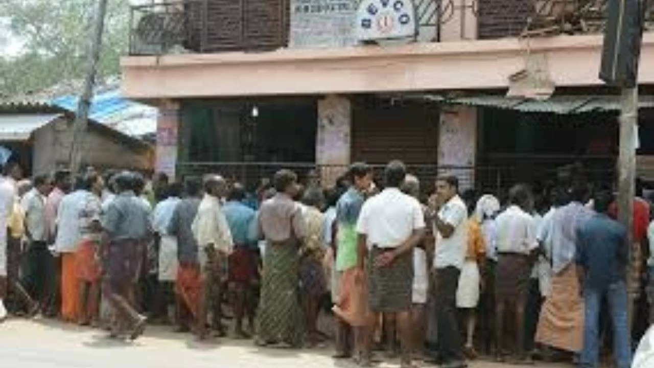 Long queues near Bevco outlets in Kerala