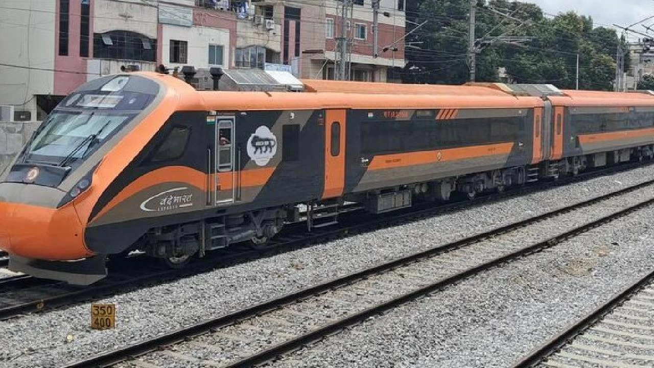 Train No.20671 / 20672 Madurai – Bengaluru Cantonment – Madurai Vande Bharat Trains to run with 16 Coaches, Double the present capacity of 8 Coaches.