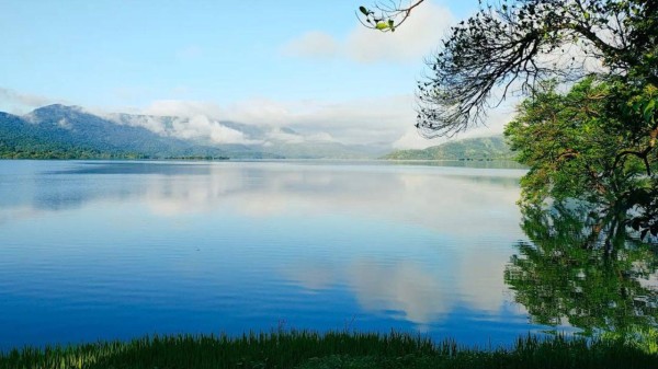 Kaas Lake near Maharashtra’s Valley of Flowers