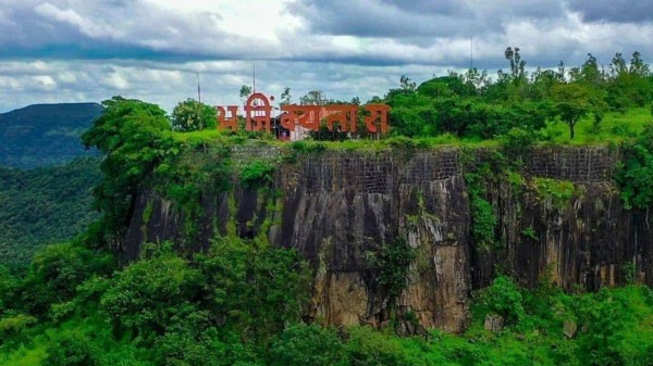 Ajinkyatara Fort near Maharashtra's Valley of Flowers