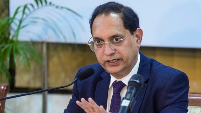 SEBI_eases_IPO_norms_for_larger_firms