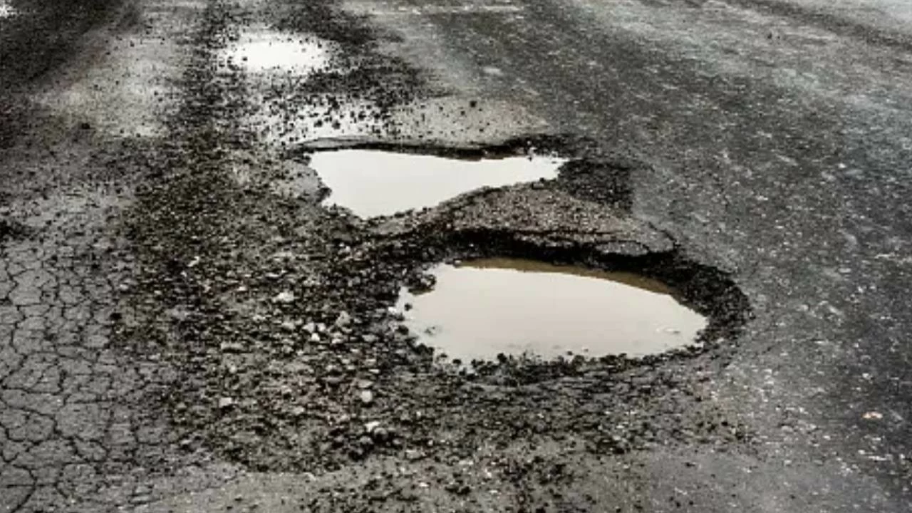 Gurugram Municipal Commissioner Pradeep Dahiya said they aim to fill all potholes by the end of September. (Representational image | Source: Unsplash)