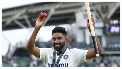 India bowler Mohammed Siraj celebrates with the ball and a stump after helping India level series with England at The Oval.