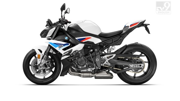 BMW S 1000 R roadster like expansive design makes it stand out