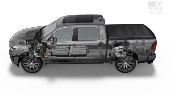 Ram&#039;s new mid-size pickup truck is likely to get a chopped up STLA Frame platform.