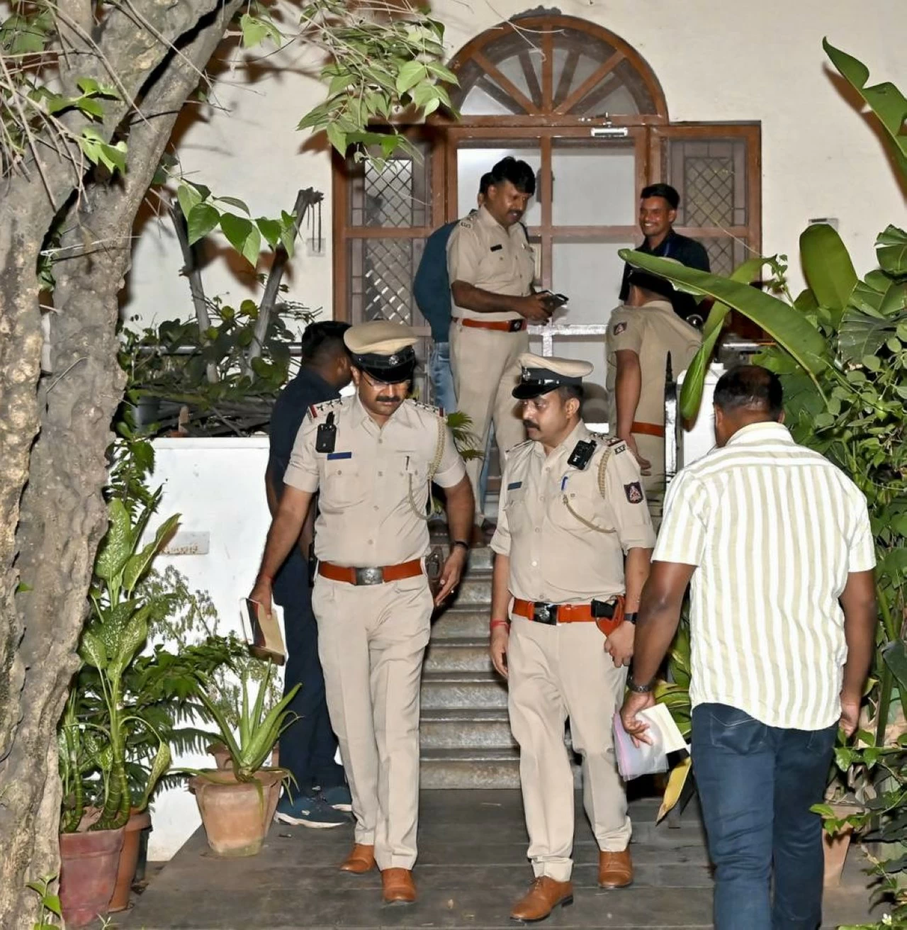 Elderly Bengaluru woman survives brutal robbery by feigning death. (Representative image)