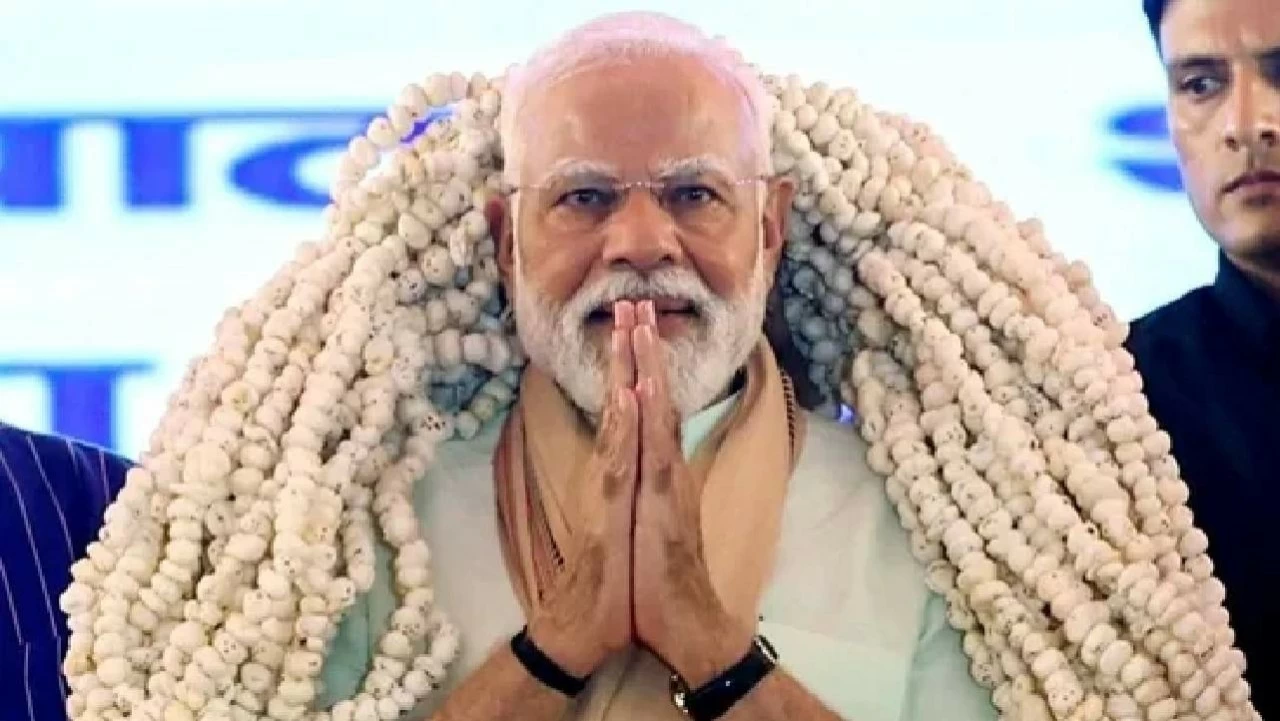 President Droupadi Murmu praised the Prime Minister for his "extraordinary leadership"