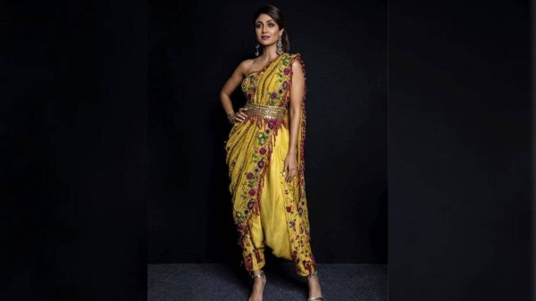 Bollywood-inspired ethnic outfits to ace Navratri 2025 look