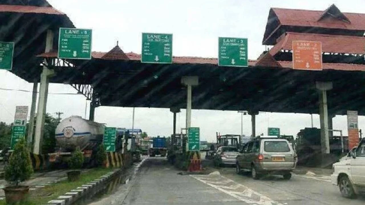 Paliyekkara toll plaza