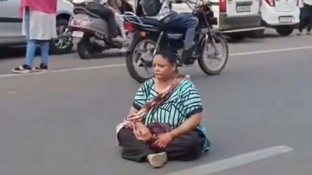 Eventually, the police escorted the woman away