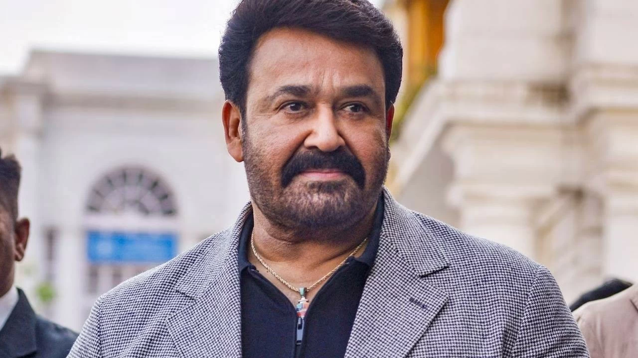 Dadasaheb Phalke award given to Mohanlal
