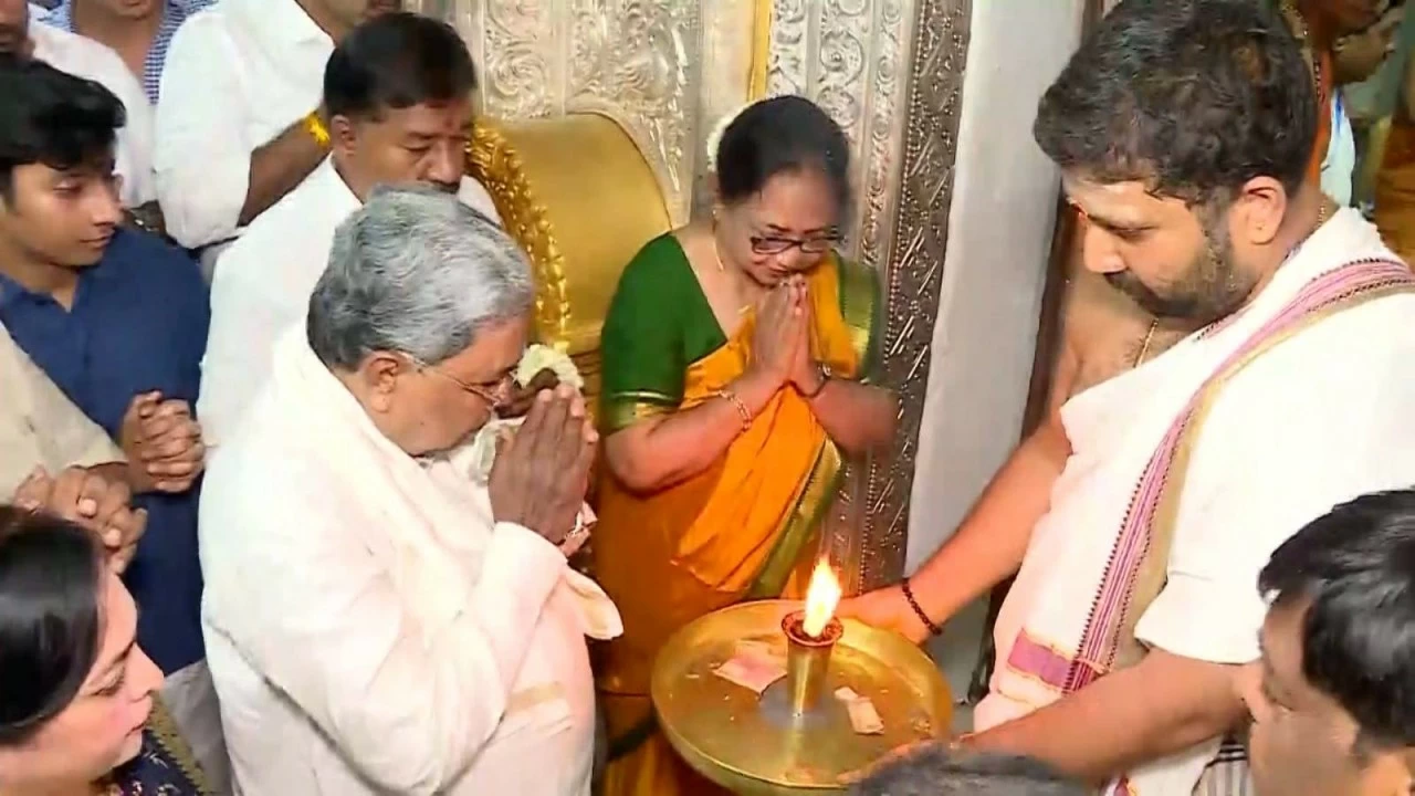 Banu Mushtaq offers prayers at the Chamundeshwari temple before the formal inauguration.The famous 11-day Dasara celebrations commenced in this city of palaces on Monday amid religious and traditional fervour, with Banu Mushtaq inaugurating the festivities.