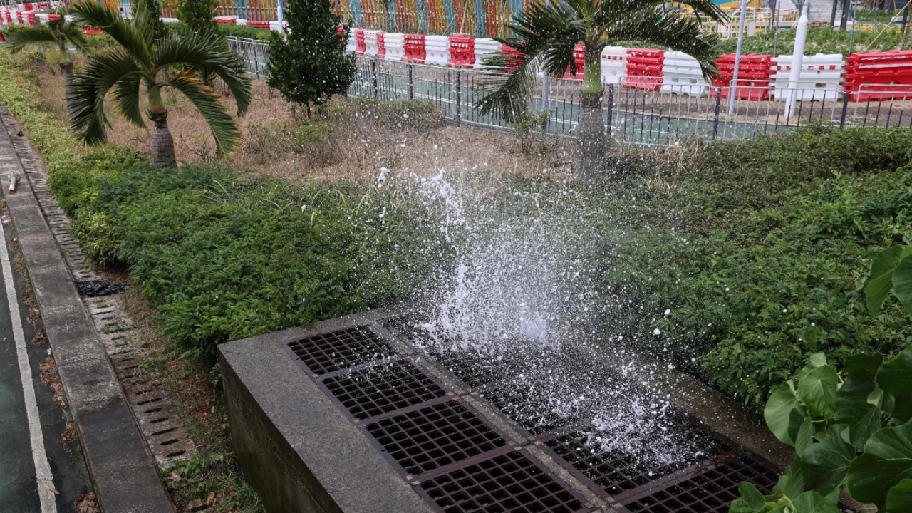 Water gushing out of potholes amid Typhoon Ragasa in China