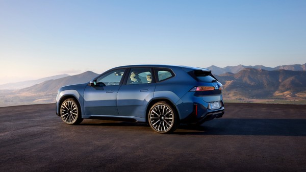 BMW's_new_desinging_looks_clean