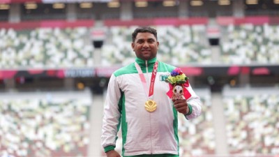 Gold medallist Haider Ali of Team Pakistan poses during the men’s Discus Throw - F37 medal ceremony on day 10 of the Tokyo 2020 Paralympic Games at on September 03, 2021 in Tokyo, Japan.