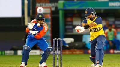 Sri Lanka's Dasun Shanaka ruled not out after review in Asia Cup clash against India.