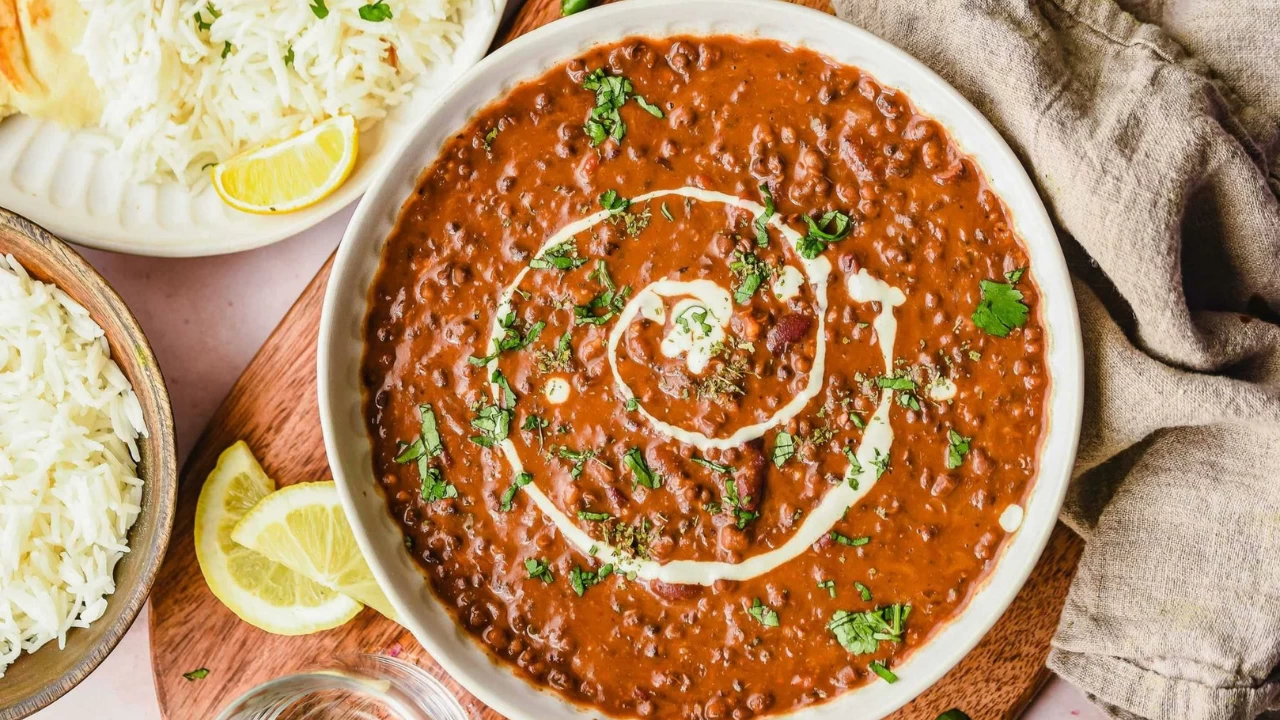 Make restaurant-style creamy Dal Makhani at home this Karwa Chauth 2025