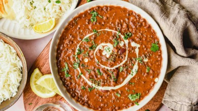 Make restaurant-style creamy Dal Makhani at home this Karwa Chauth 2025