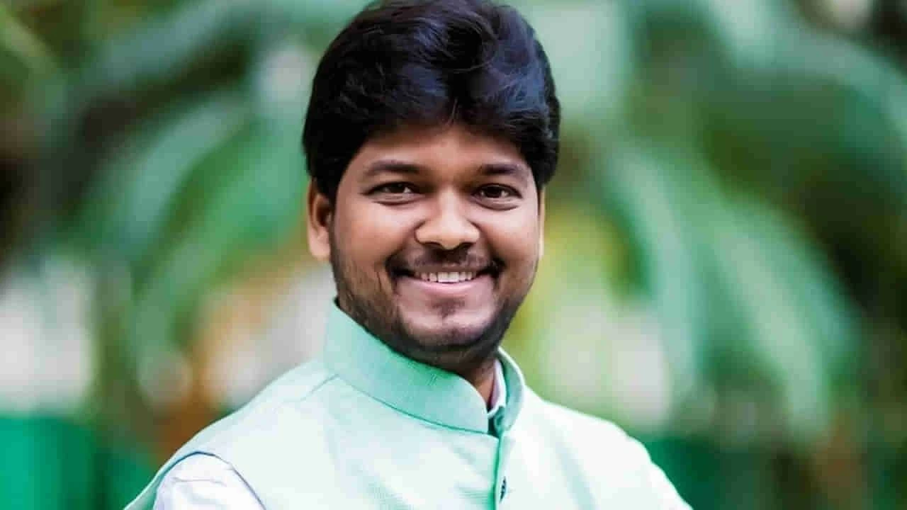 Naveen Yadav to contest on Congress ticket. 