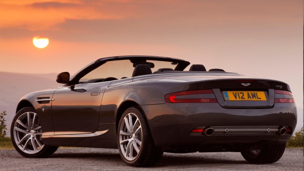 Aston Martin DB9 Volante made for an easy drive