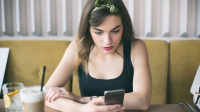 How screen habits are challenging your beauty game