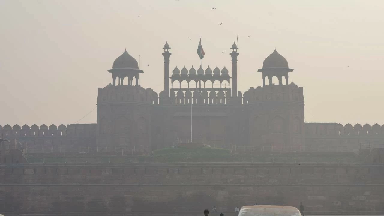 Delhi AQI becomes &#039;poor&#039; ahead of Diwali. (PTI file photo)