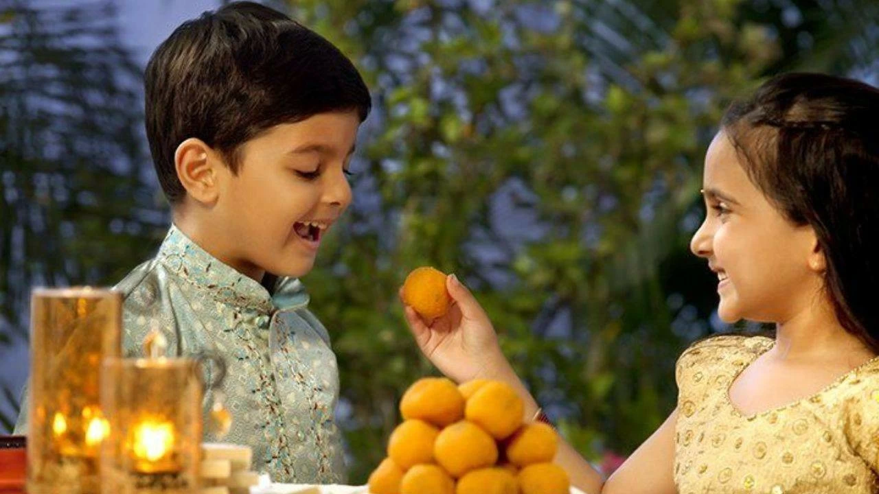 Diwali_sweet_sharing