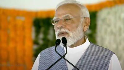 PM Modi at a public meeting in Kurnool. 