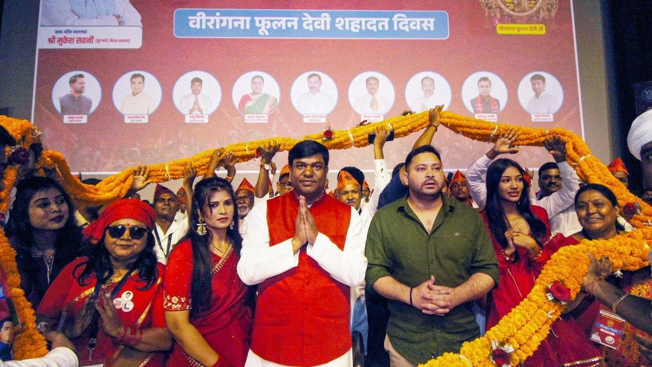 File photo of VIP leader Mukesh Sahani and RJD's Tejashwi Yadav 