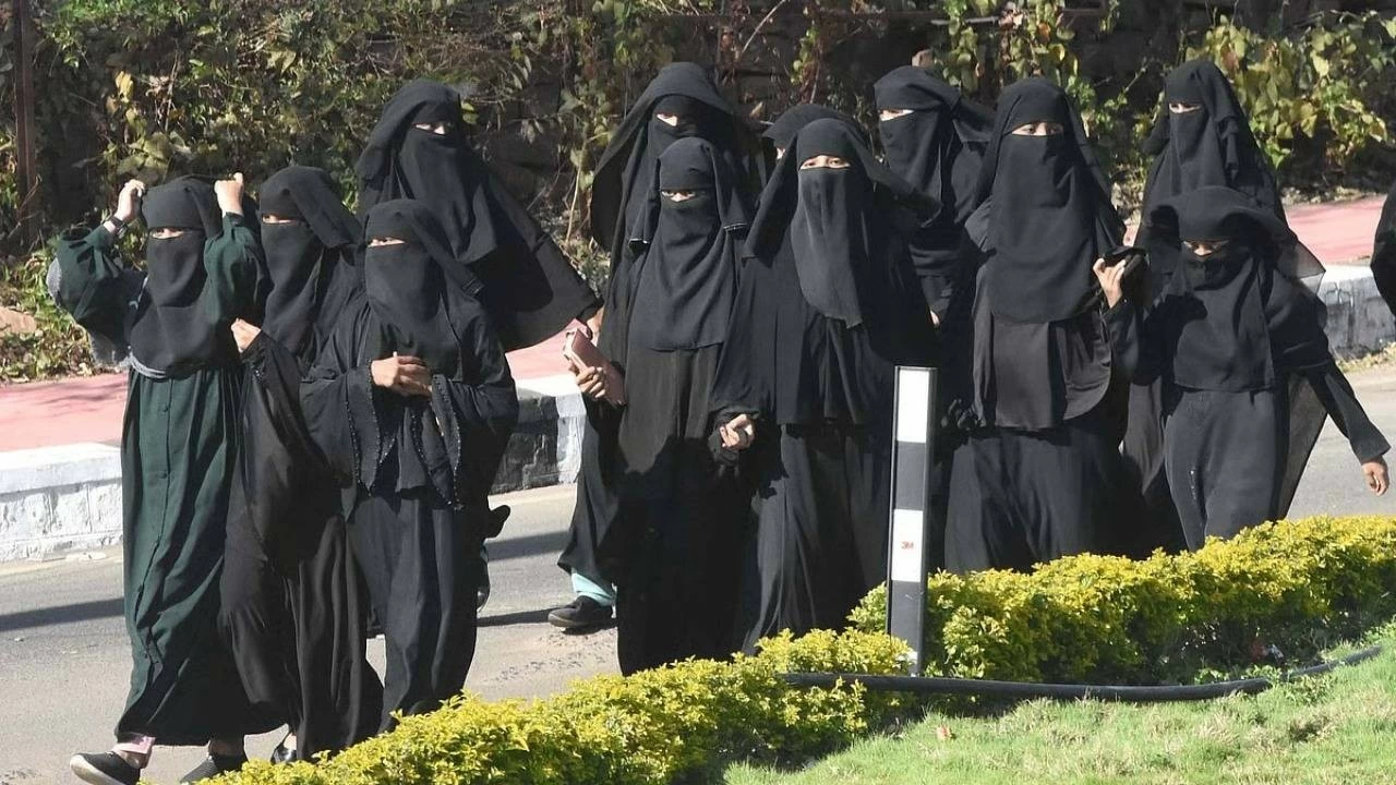 Cochin hijab row: Parents of the student decides to change her to a different school