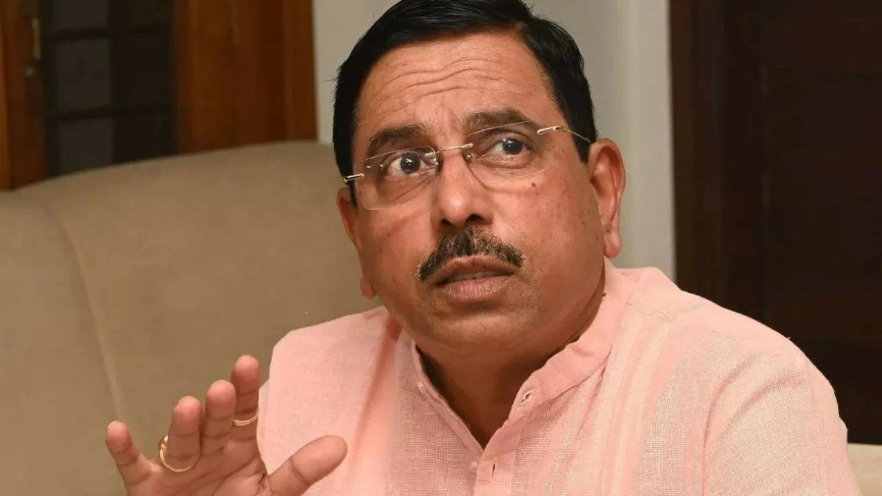 The Election Commission of India announced on 6 October 2025 that the Bihar Legislative Assembly elections will be held in two phases, on 6 November and 11 November 2025, 