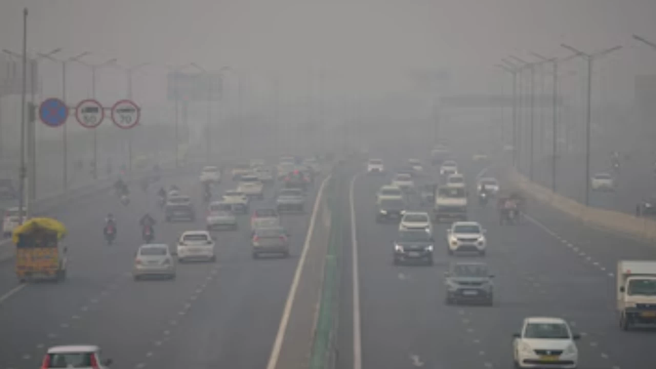 Delhi records worse weather conditions amid festivities