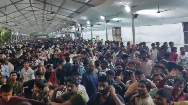 Massive crowd at Mumbai's Lokmanya Tilak Terminus