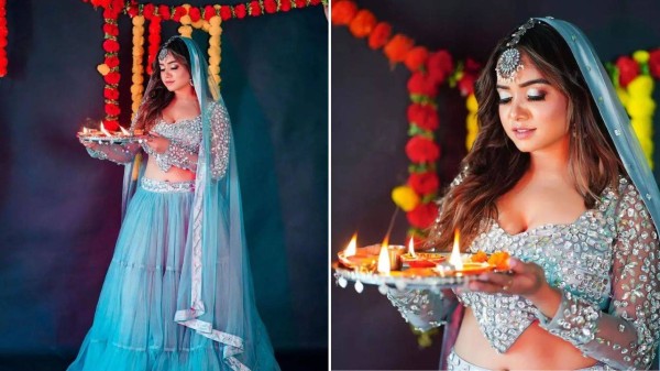 Elegant Diwali photo poses for women