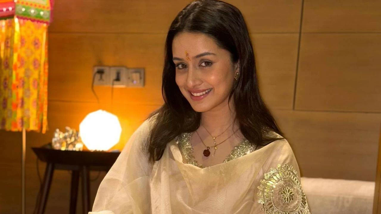 Shraddha Kapoor rings in Diwali 2025