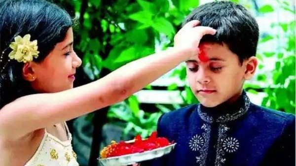 Simple ideas to celebrate Bhai Dooj with long-distance siblings
