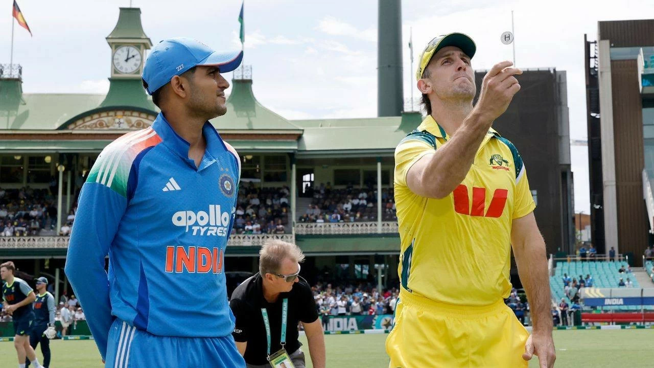 India lose 18th consecutive toss to extend the world record.
