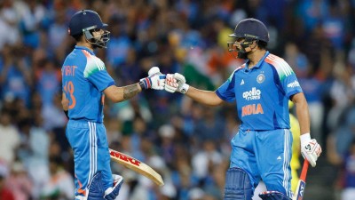Rohit, Kohli help India to beat Australia by 9 wickets in third ODI.